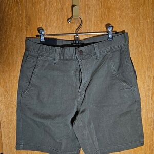 Banana Republic Surplus Twill Short Men's Size 31 Olive Green NWT ☀️🩳🌿